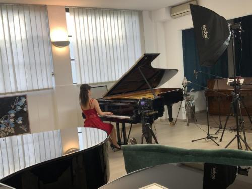 Chiara Biagioli in concerto da Piatino pianoforti